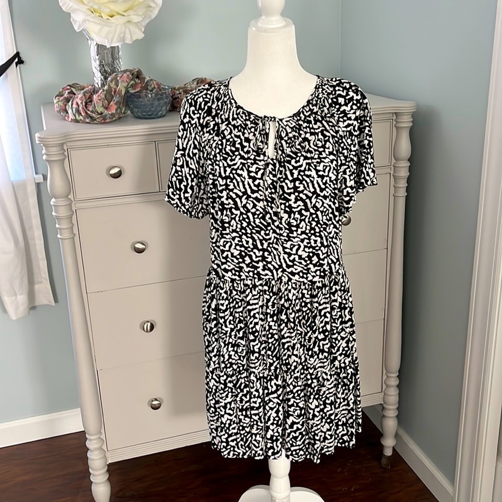 Black and White Nine West Swing Dress